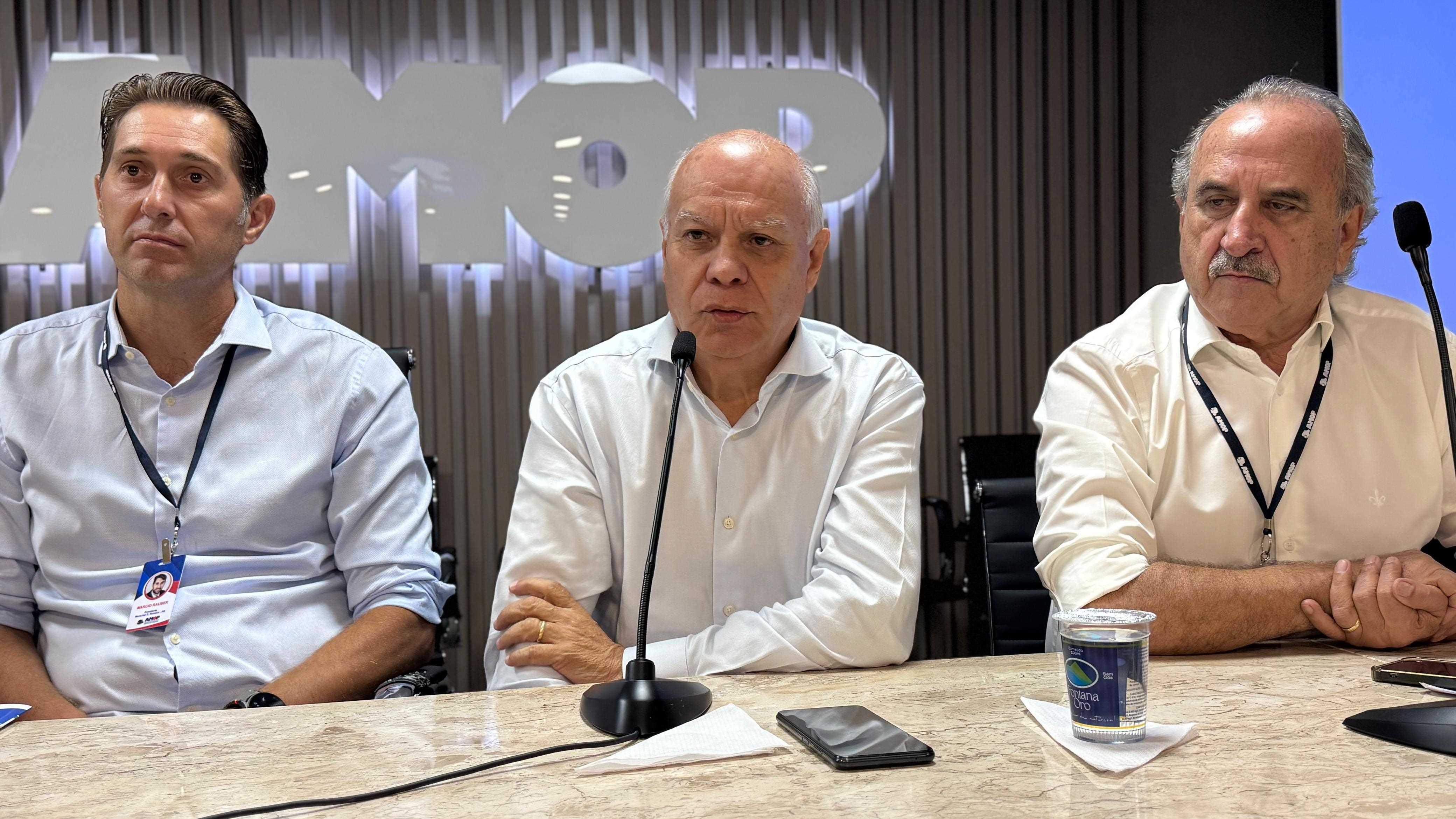Secretário de agricultura do Paraná participa da Assembleia da AMOP