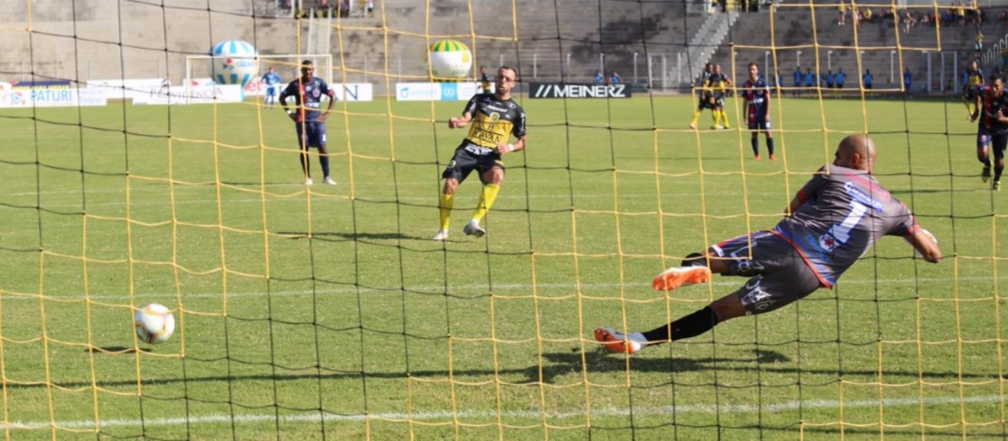FC Cascavel vence CCR por 3 X 0