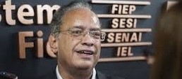 "Nós vemos essa situação, com muita, mas com muita preocupação", diz presidente da Fiep