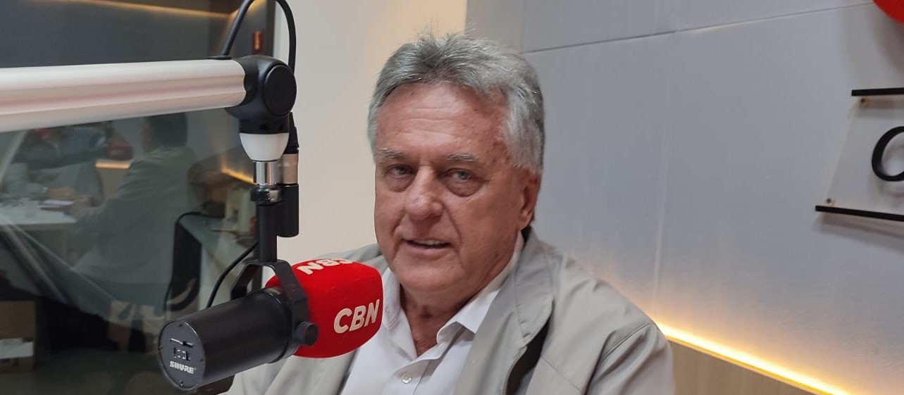 "É raríssimo, praticamente, todos e em qualquer situação, idade, a vacina contra a gripe pode ser tomada sem risco"