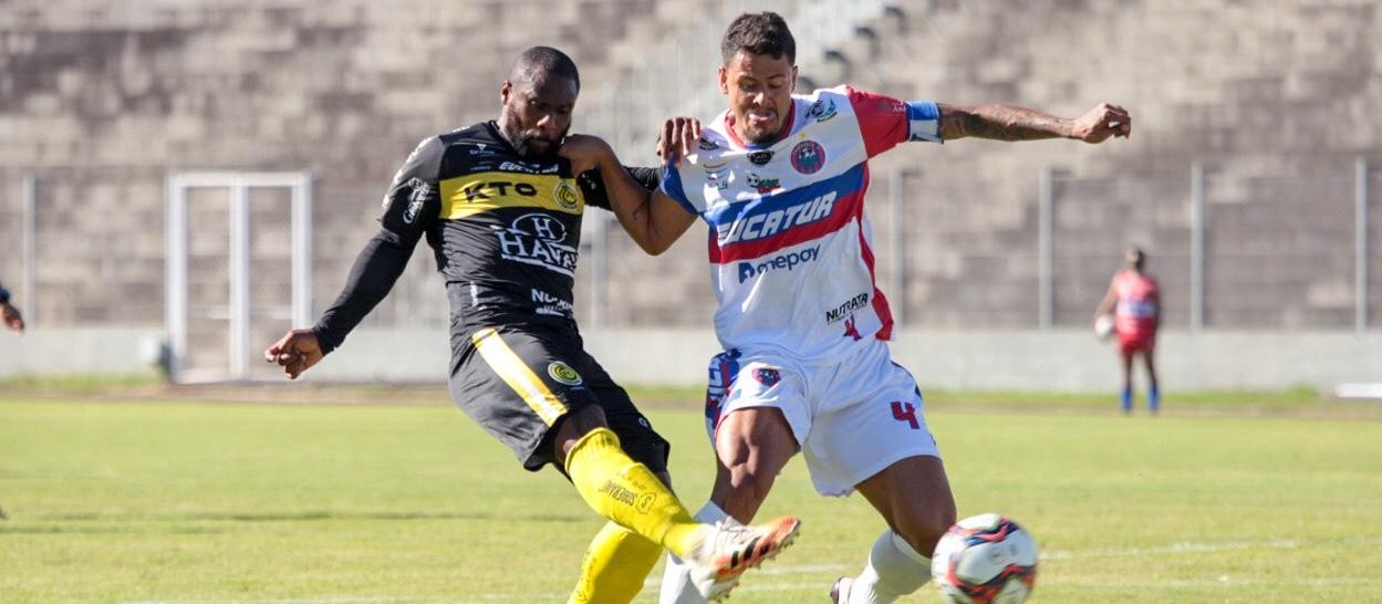 CCR e FC Cascavel empatam em jogo de seis gols