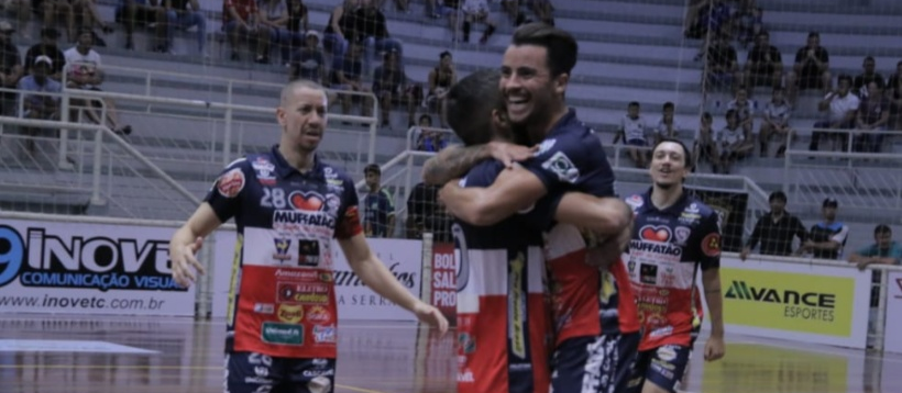 Cascavel Futsal goleia Assoeva e está na final