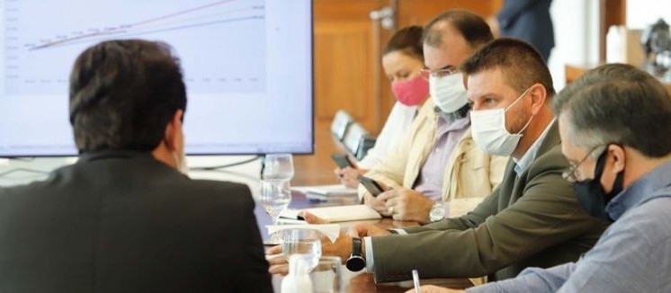 Eventos com mais de 10 pessoas estão proibidos no Paraná