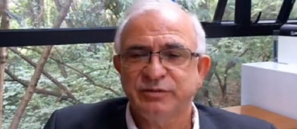 "As mutações vão ocorrendo e precisamos seguir com estudos para neutralizar o vírus"