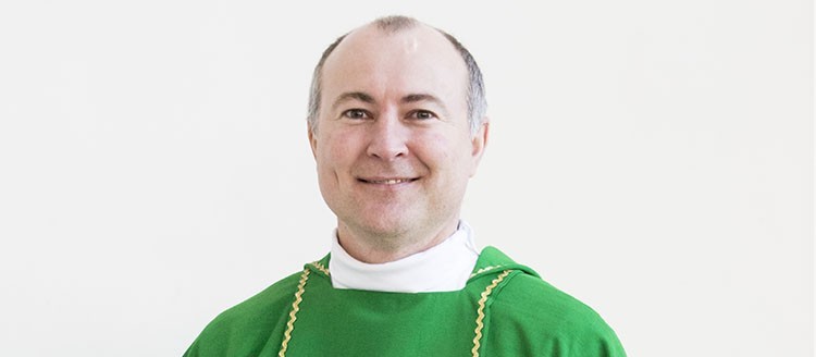 Padre Zico assume como pároco da Catedral