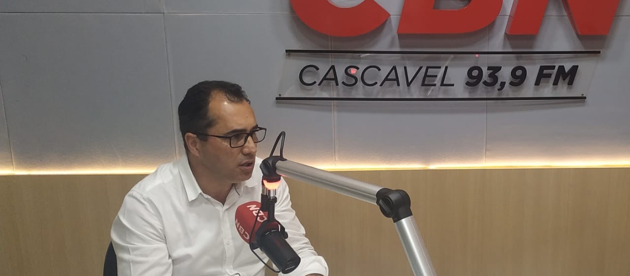 "A gestão municipal se programou e antecipou alguns encaminhamentos e mesmo agora com a pandemia, muitas obras estão em andamento e outras vão acontecer nos próximos meses", diz Gomes