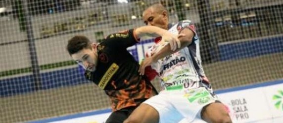 Cascavel e Carlos Barbosa empatam no ginásio da Neva