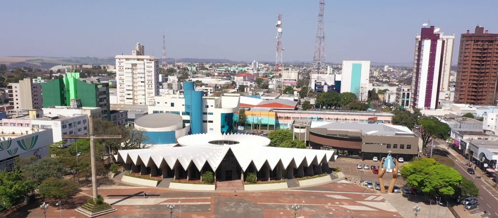 Secretaria de Obras realiza manutenção preventiva nas ruas de Cascavel