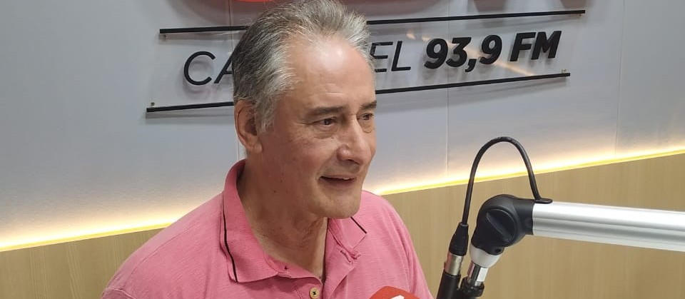 "Adversários políticos lutam pela minha queda, mas não estão conseguindo", diz Bueno