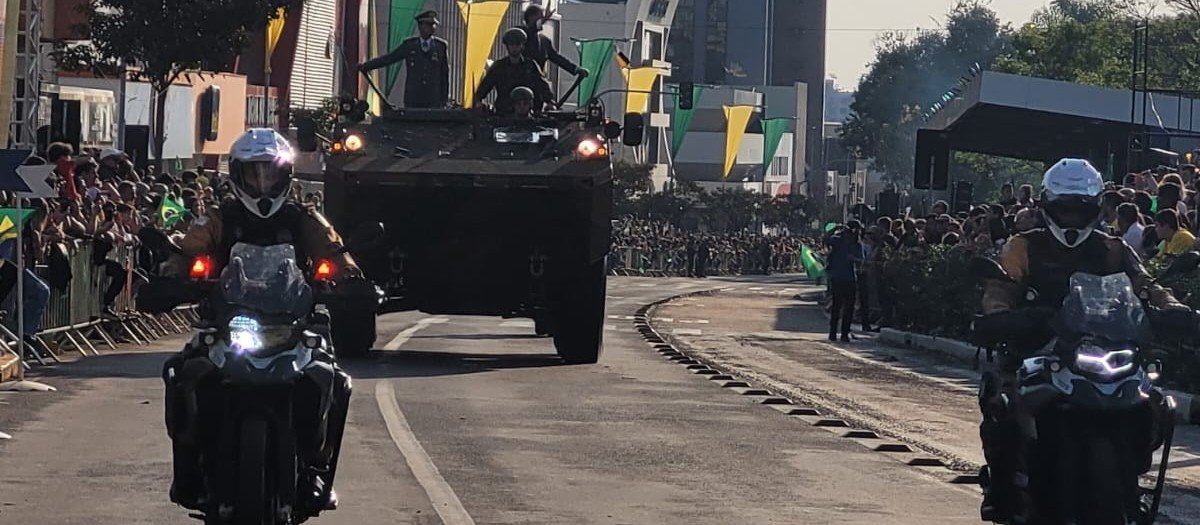 Milhares de pessoas acompanharam o desfile de  7 de Setembro em Cascavel 