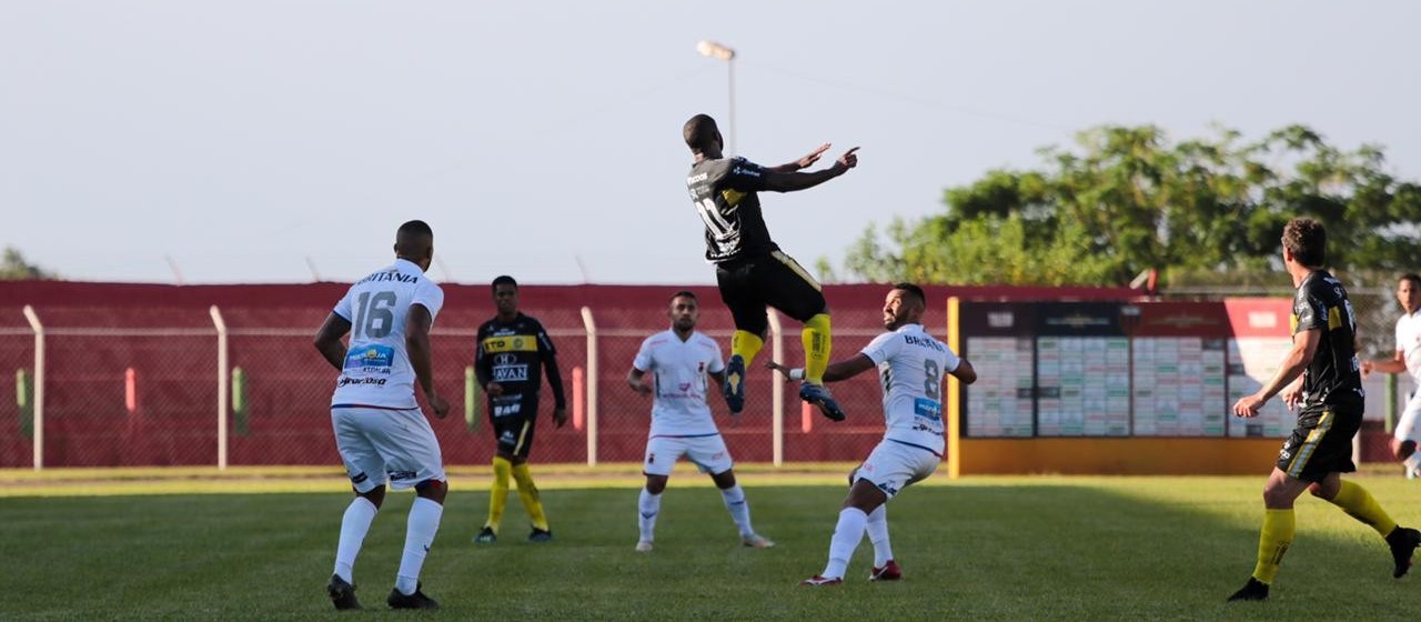 FC Cascavel vence  Paraná Clube e se isola na liderança do Paranaense