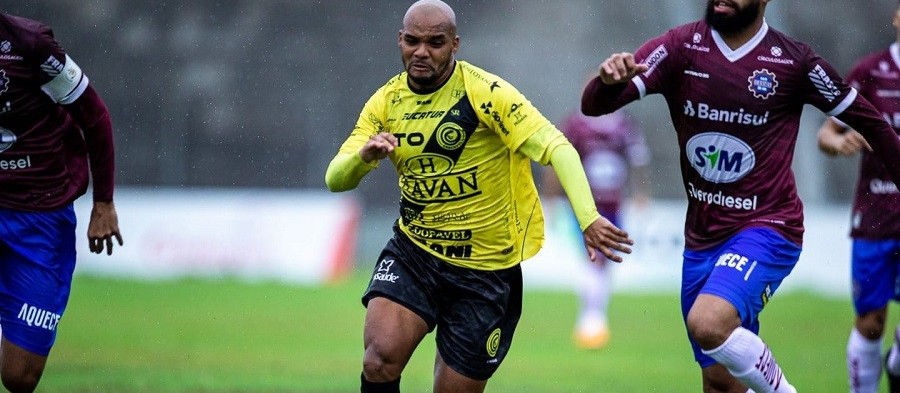 "O jogo mais difícil é sempre aquele depois que você faz um bom jogo", diz Tcheco
