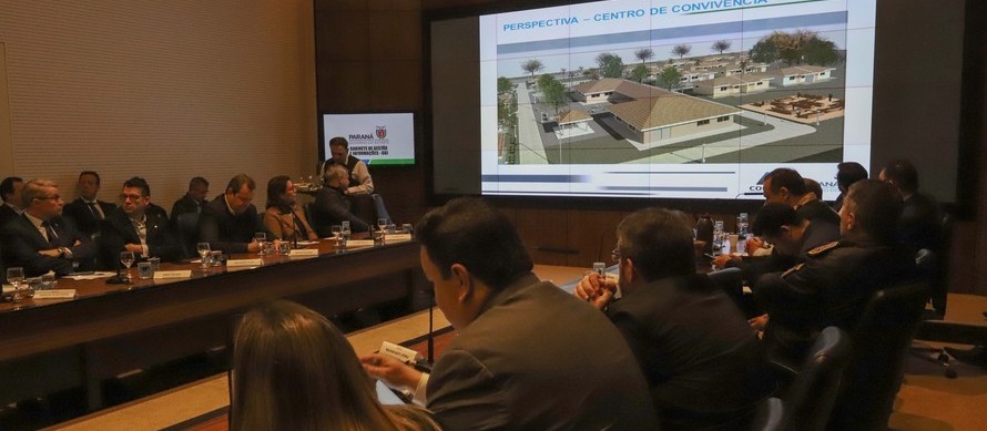 Paraná terá programas permanentes de desfavelamento e habitação para idosos