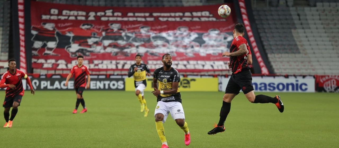 FC Cascavel não consegue segurar o Furacão e é goleado por 5x1 