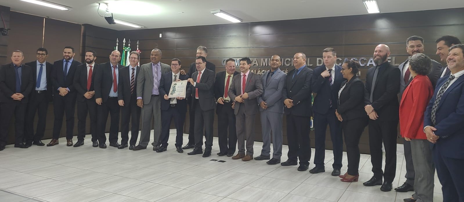 Neurocirurgião Dr. Bandeira é homenageado com Voto de Louvor por sua atuação
