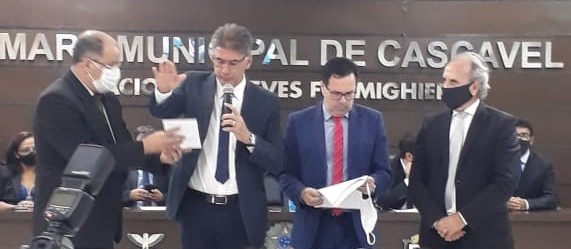 Leonaldo Paranhos é empossado Prefeito de Cascavel