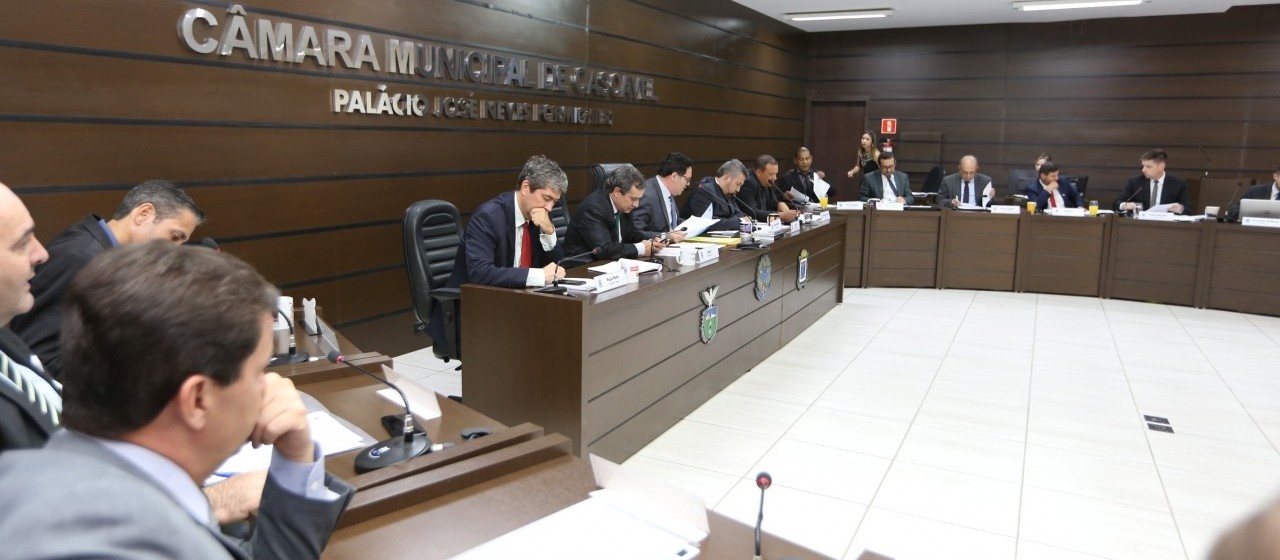 Vereadores aprovam empréstimo de mais de 32 milhões de dólares