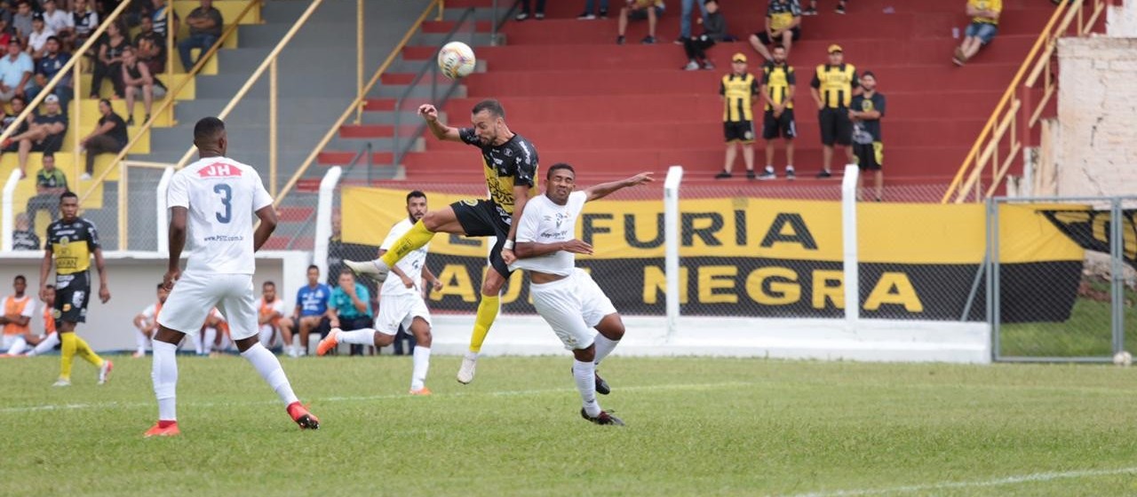 FC Cascavel derrota PSTC e se isola na liderança
