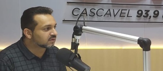 "Decreto estadual que está sendo elaborado pode impedir a distribuição da eucaristia, interferência absurda no rito da comunhão católica", diz Olavo