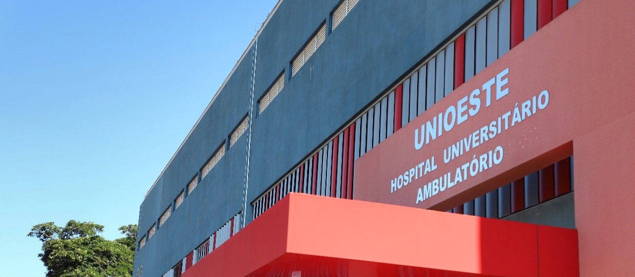 Servidores contam a história do Hospital Universitário do Oeste, que completa 32 anos