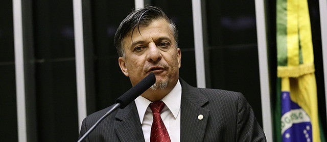 "Sou empregado de alto luxo do povo", diz deputado federal