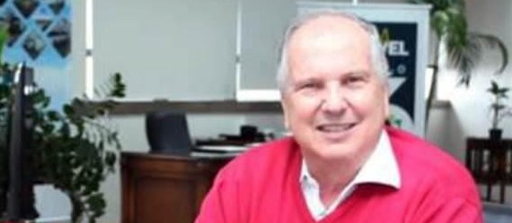 Família divulga nota e afirma que Plínio Destro está em coma induzido 
