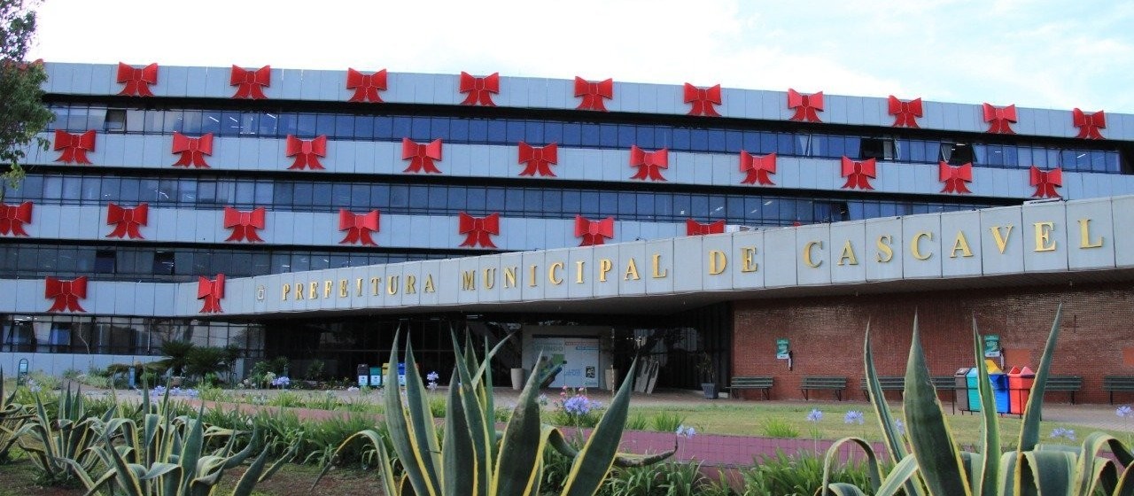 O que abre e fecha durante o feriado