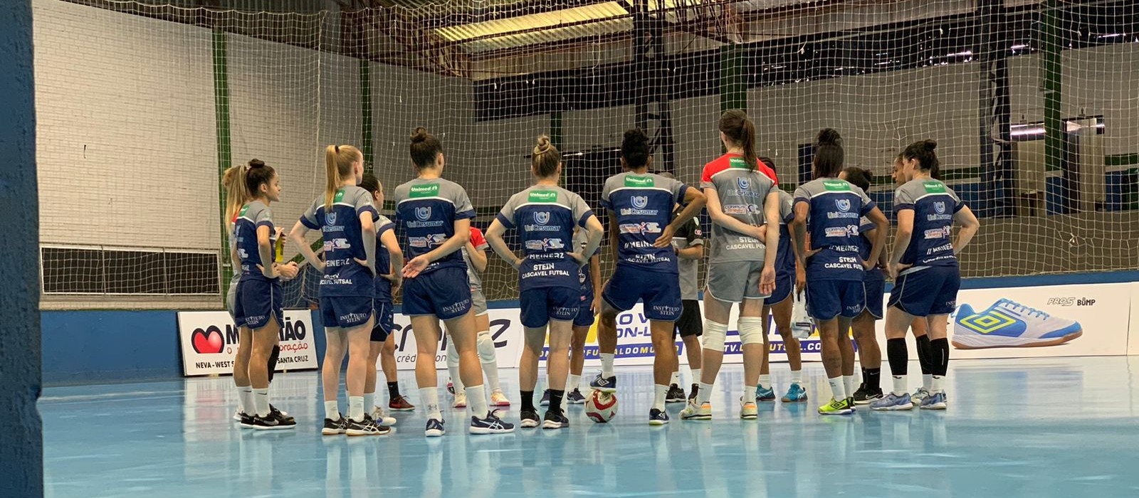 Stein Cascavel se prepara para estrear na Liga Feminina de Futsal