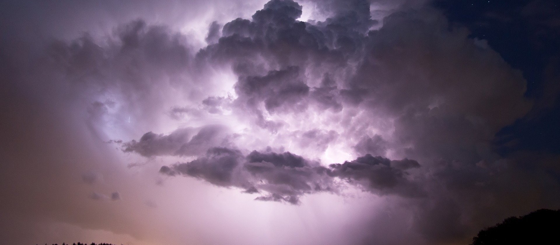 Forte chuva atinge Cascavel e deixa estragos;