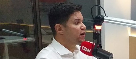"A alíquota de ICMS no Paraná, que subiu de 18% para 19%, poderá ser revista no final do ano", diz Guto