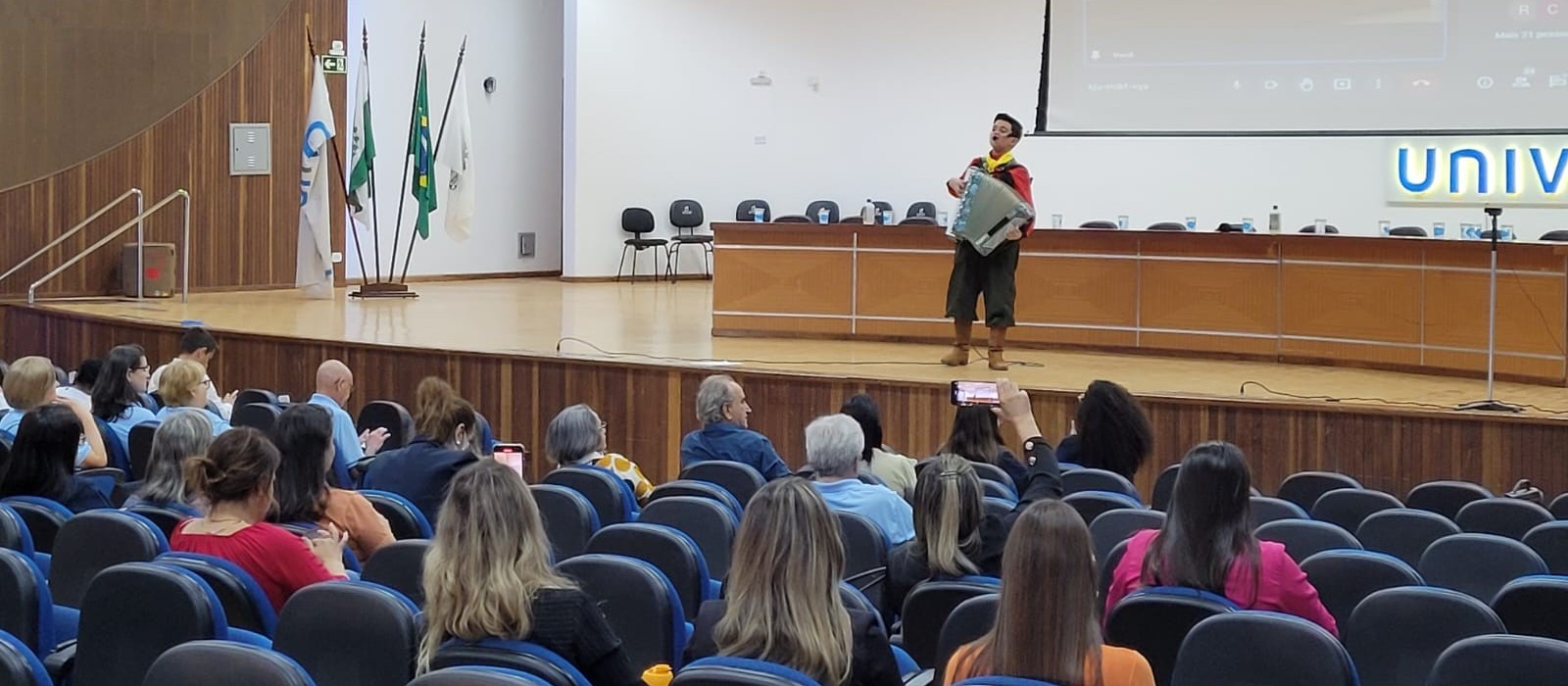 Encontro debate políticas públicas para pessoas idosas