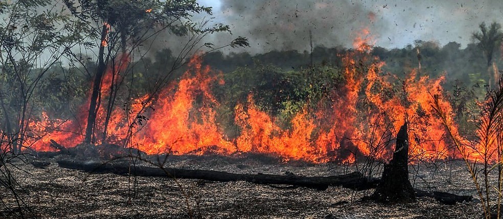 Incêndios em alta e abastecimento de água comprometido em Cascavel