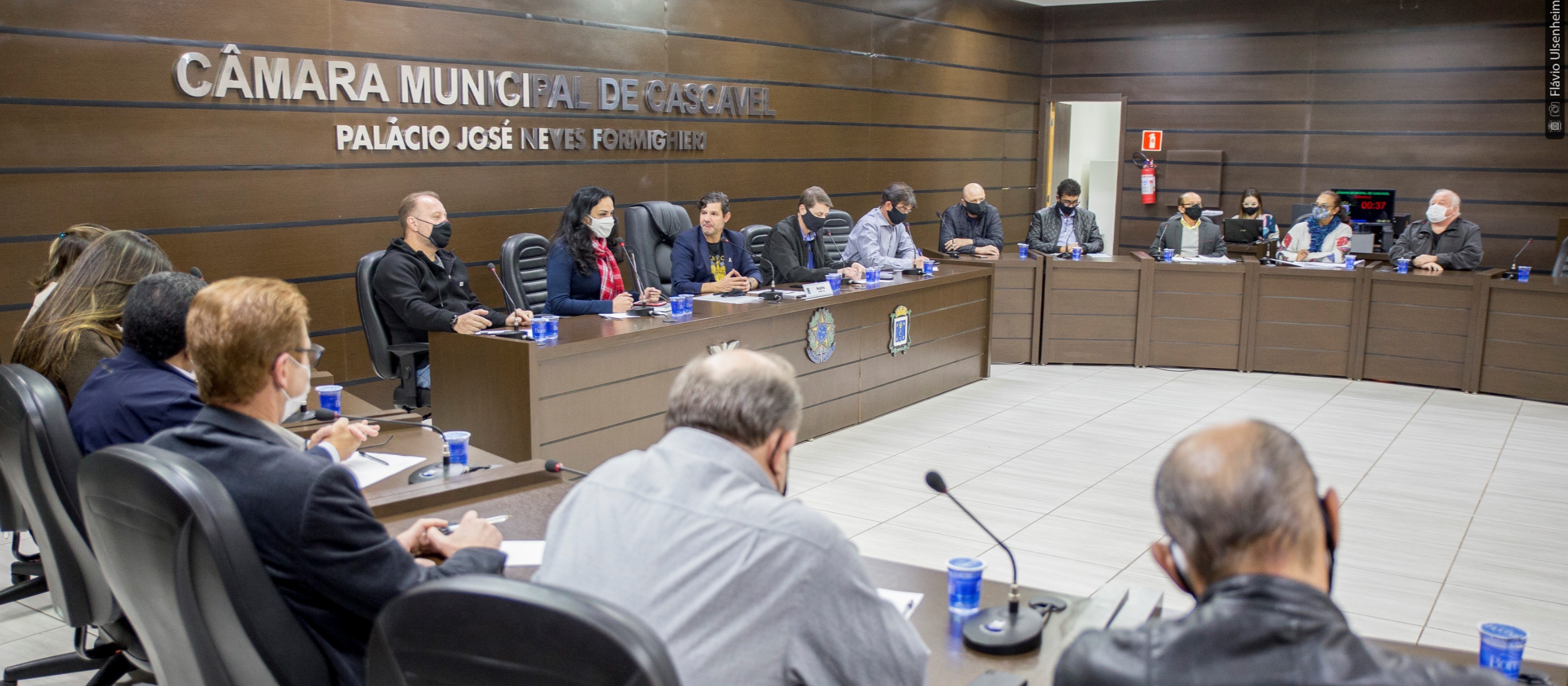 Câmara debate funcionamento 24h da indústria e comércio