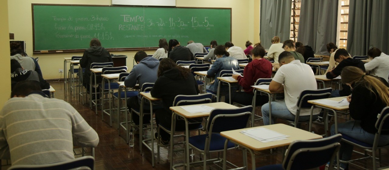 Vestibular da Unioeste é realizado em 9 cidades neste domingo