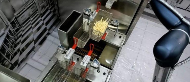 Robô cozinheiro vira alternativa para fast-food