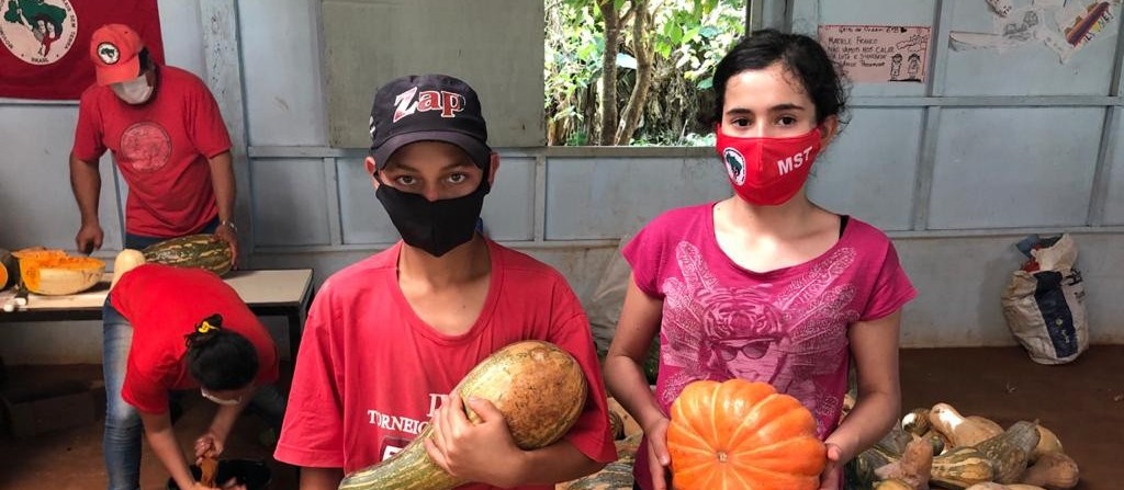 MST entrega alimentos para famílias em situação de vulnerabilidade em Cascavel