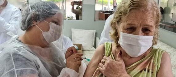 Covid-19: Cascavel aplica 378 doses no primeiro dia da vacinação