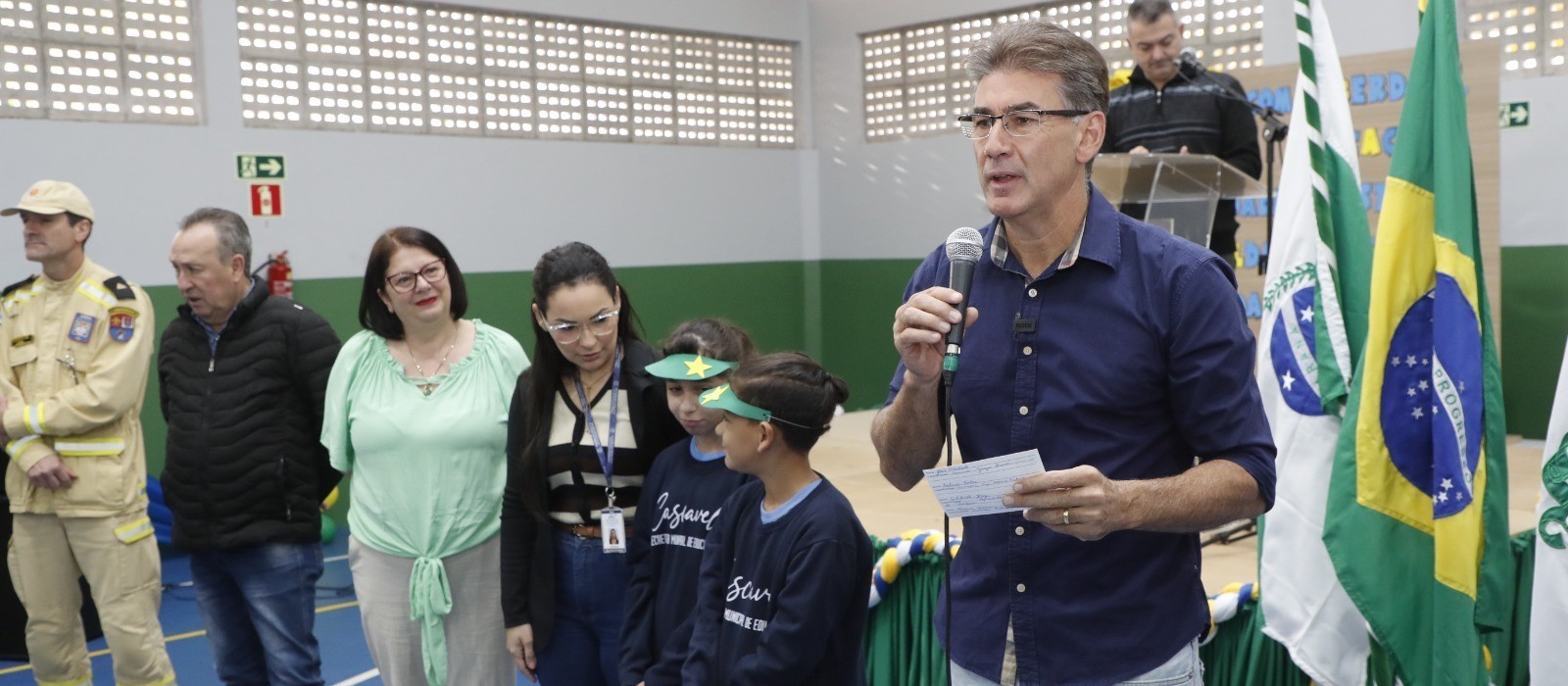 Prefeito Paranhos determina garantia de pagamento de horas extras a professores