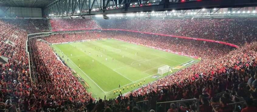 Após um ano e sete meses, Arena da Baixada volta a ter jogo com torcida