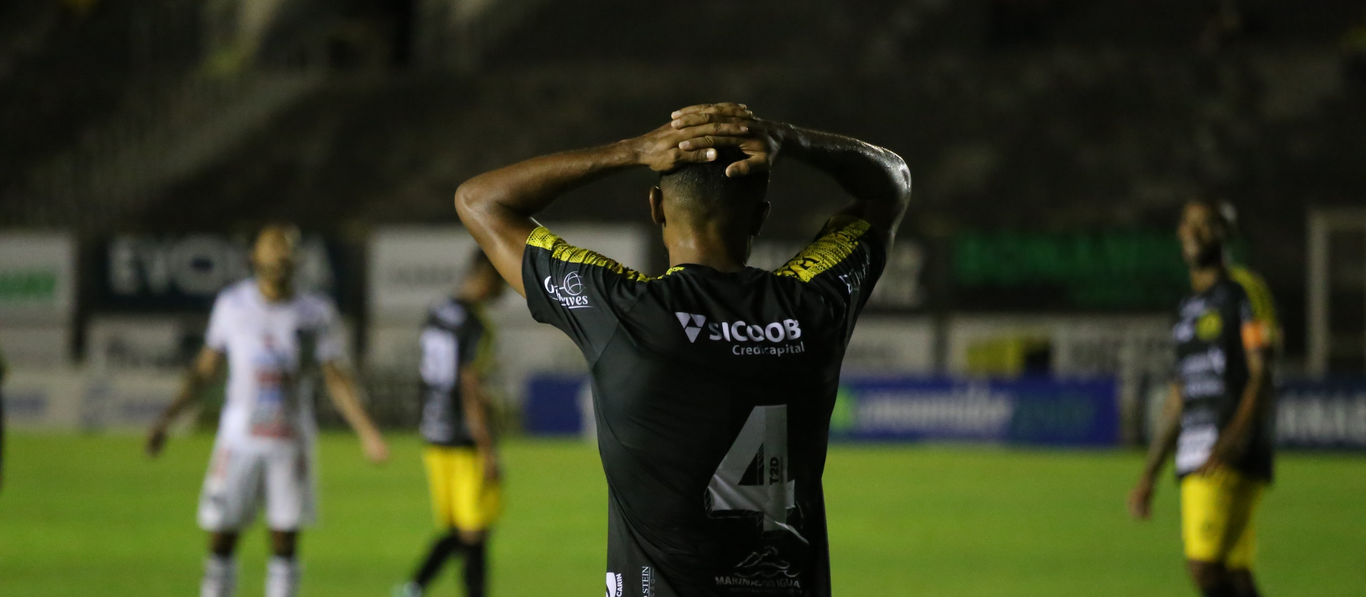 Ademir Fesan não é mais técnico do FC Cascavel