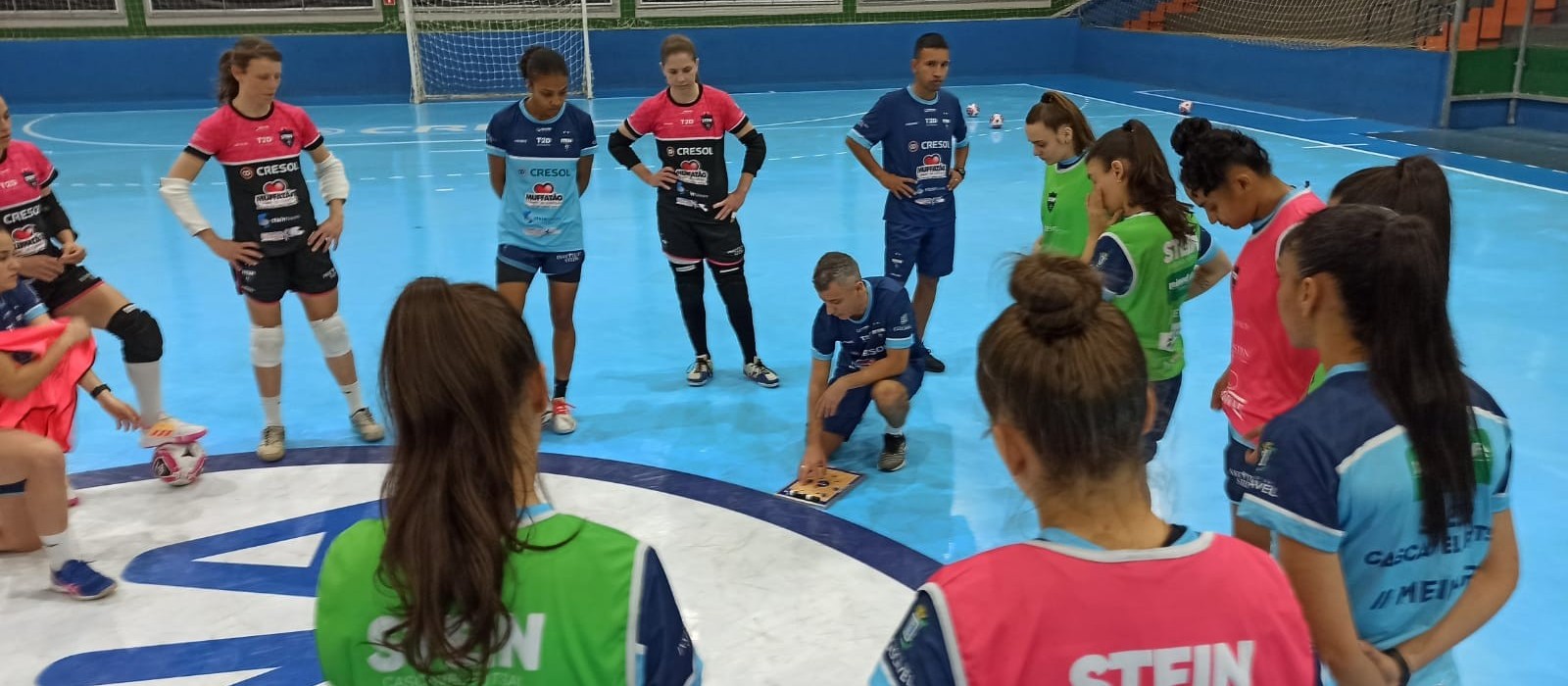 Stein Cascavel Futsal encara o São José pela Liga Feminina de Futsal