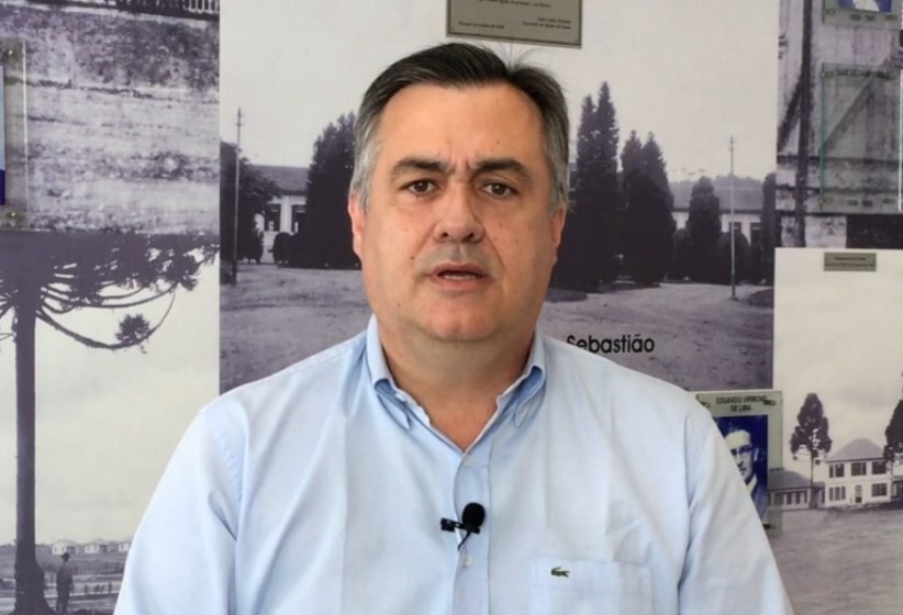 "Precisamos da ajuda de todos; peço que os jovens não se aglomerem"