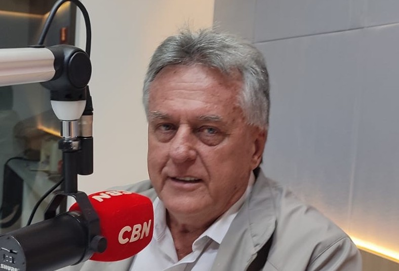"É raríssimo, praticamente, todos e em qualquer situação, idade, a vacina contra a gripe pode ser tomada sem risco"