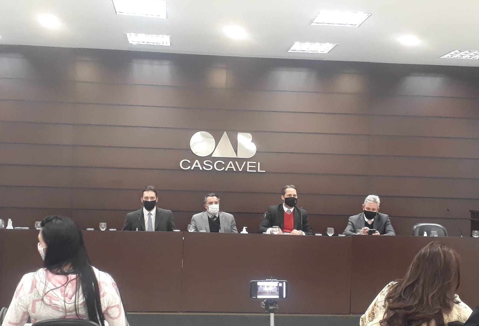 Presidente do TJ-PR é homenageado pela OAB de Cascavel 