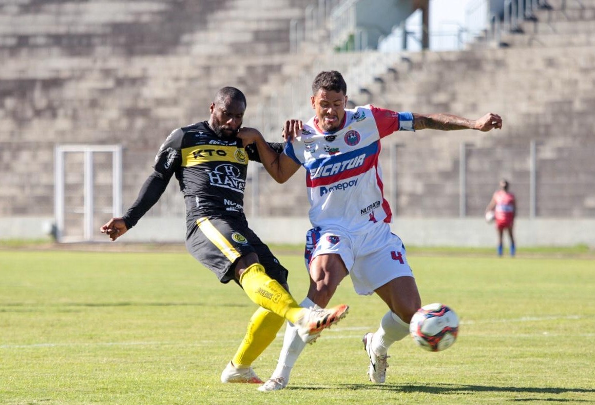 CCR e FC Cascavel empatam em jogo de seis gols