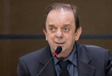 "É vergonhoso, tenho fé ainda que haja quebra de contrato"