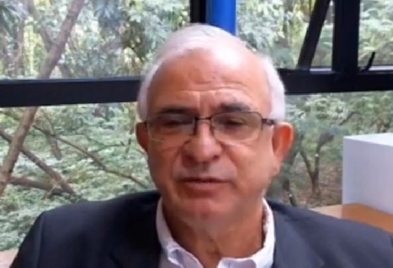 "As mutações vão ocorrendo e precisamos seguir com estudos para neutralizar o vírus"