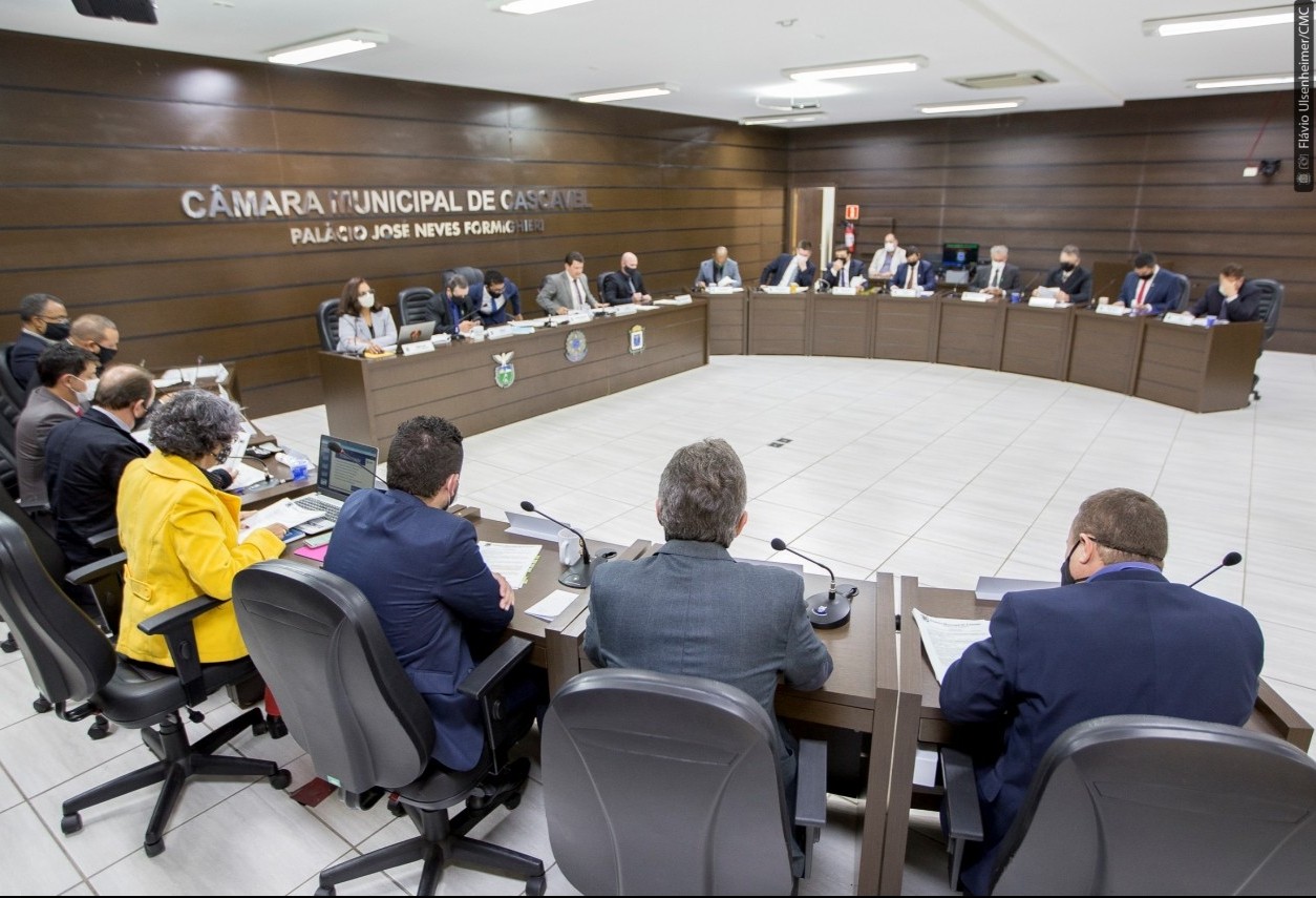 Inclusão de Educação em grupo prioritário de vacinação é aprovado na Câmara
