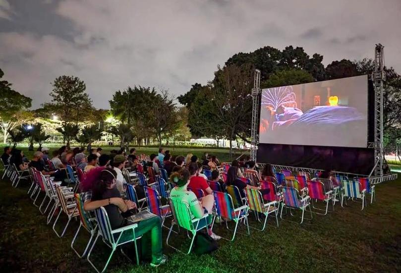 Projeto Cinema na Praça leva sessões gratuitas ao ar livre nesta terça (19), em Cascavel