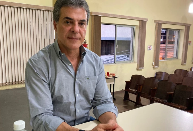 "Os prefeitos me pedem para  ser candidato a governador"